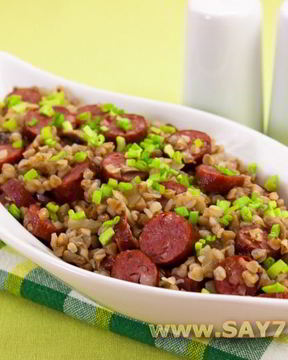 Гречка с сосисками и грибами