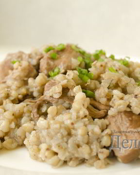 Гречка с тушеной свининой