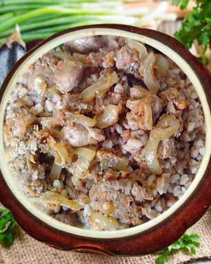 Гречка в горшочках с печенью