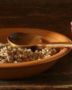 Гречневая каша с имбирным молоком и корицей