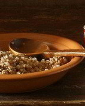 Гречневая каша с имбирным молоком и корицей