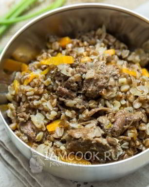 Гречневая каша с тушенкой по-армейски