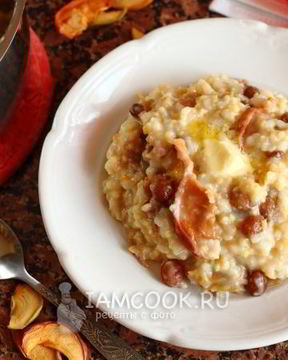 Каша Дружба с сушеными яблоками и изюмом