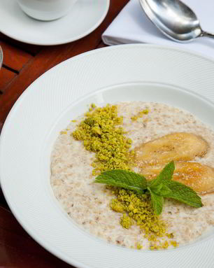 Каша овсяная с жареными бананами