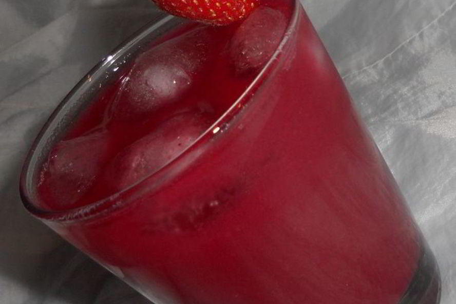 Рецепт холодного чая с лесными ягодами