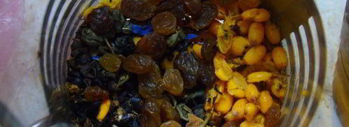 можжевелово-облепиховый чай с изюмом. Шаг 3