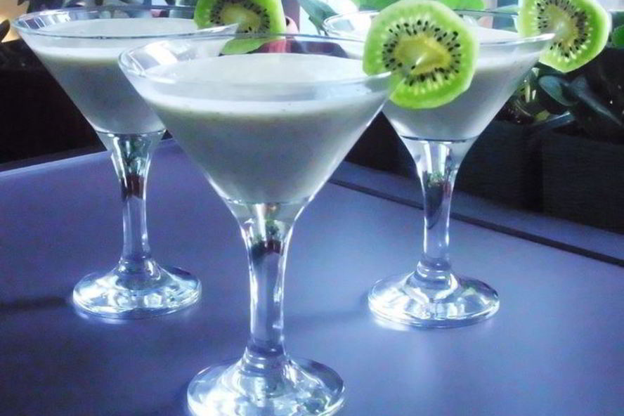 Рецепт диетического коктейля из киви и банана