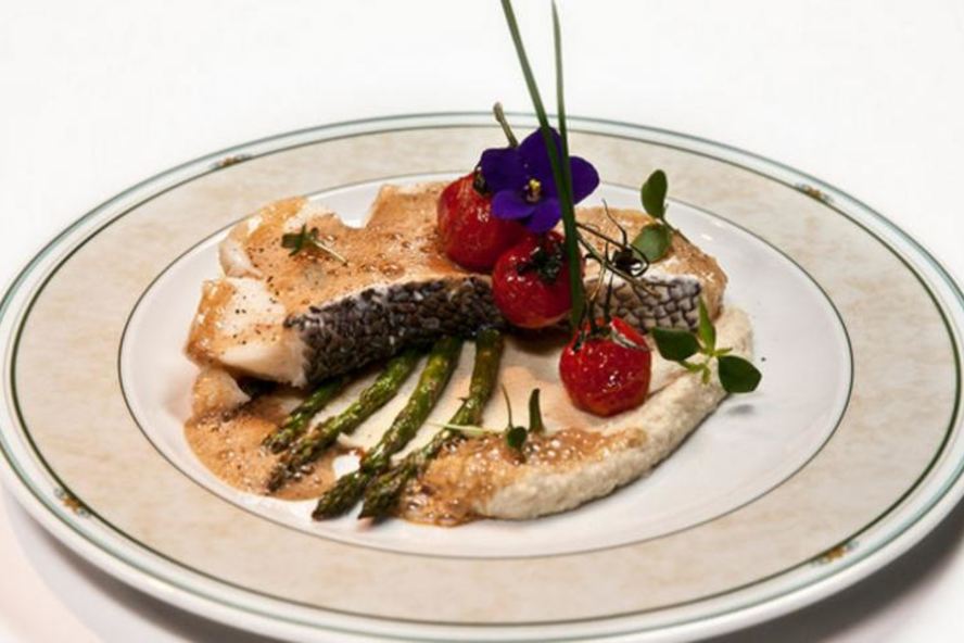 Рецепт сибаса в молоке с кофейным соусом капучино