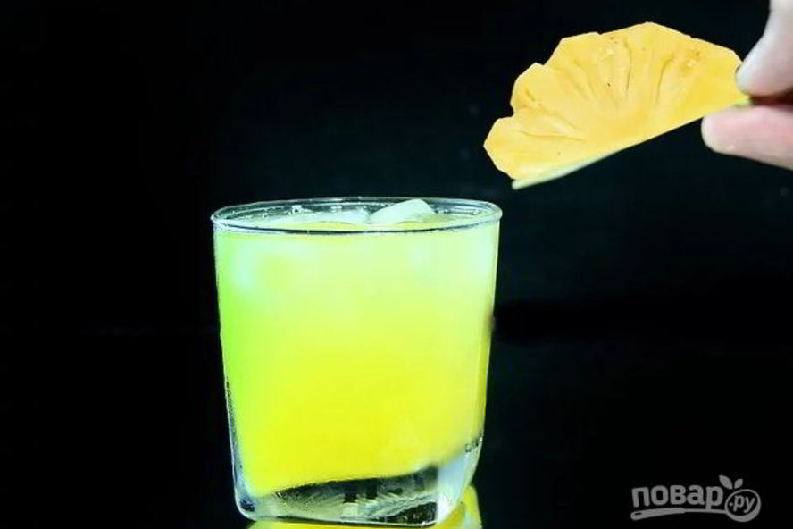 Рецепт коктейля с манго и ананасом
