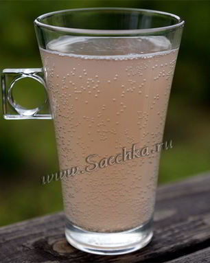 Квас из ревеня