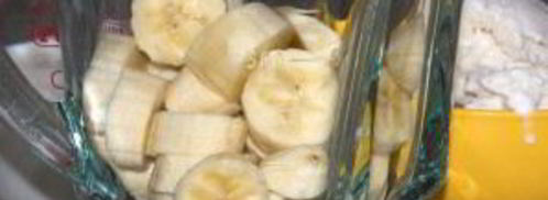 молочный коктейль в блендере. Шаг 2