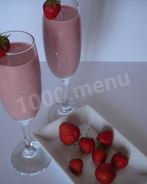 Монгольский клубнично-апельсиновый коктейль