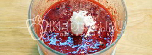 брусничный смузи со сливками. Шаг 3