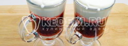 брусничный смузи со сливками. Шаг 6