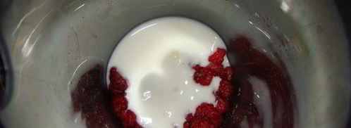 малиновый смузи-боул. Шаг 4