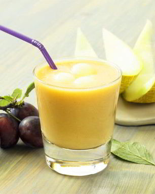 Смузи из дыни и сливы