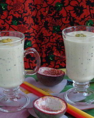 Смузи Маракуйя-банан-кокос