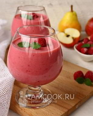 Смузи с малиной, яблоком и грушей