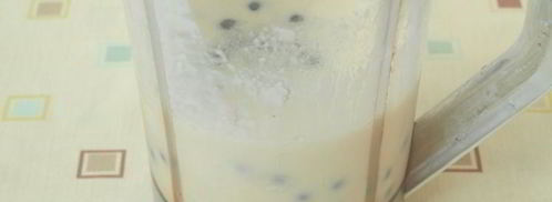 смузи с творогом и черной смородиной. Шаг 3