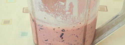 смузи с творогом и черной смородиной. Шаг 4