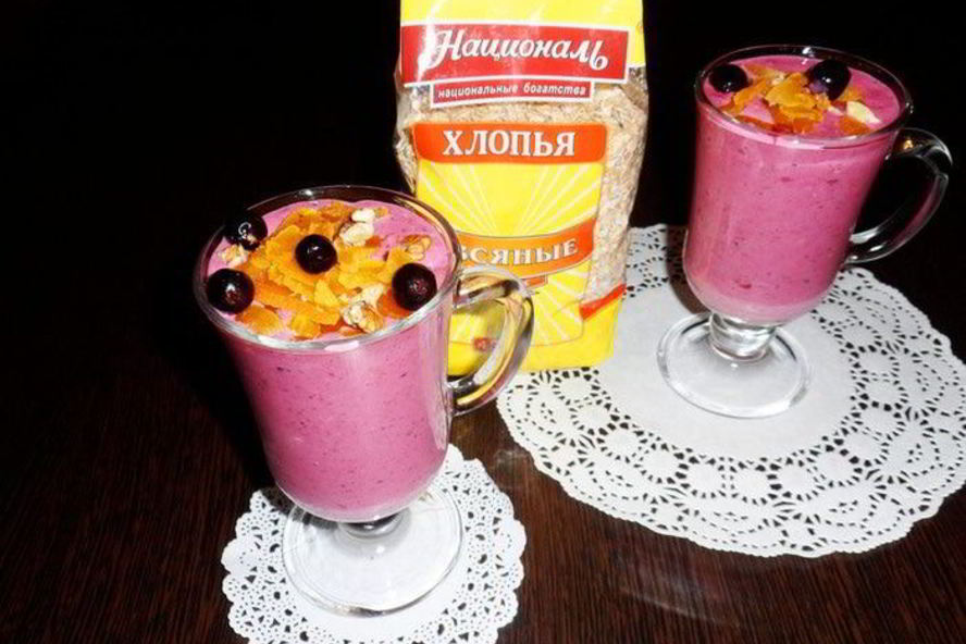 Рецепт ягодного смузи с овсяными хлопьями