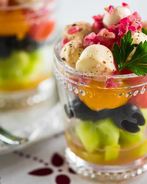 Греческий салат с моцареллой