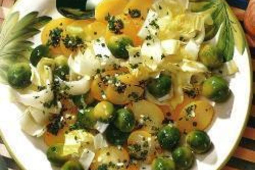 Рецепт брюссельского картофельного салата с эндивием