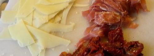 итальянский салат с картофелем, пармской ветчиной, руколой и кедровыми орешками. Шаг 3