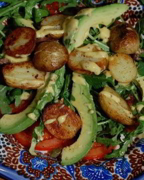 Картофельный салат с авокадо и домашним майонезом