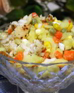 Картофельный салат с жареной тилапией