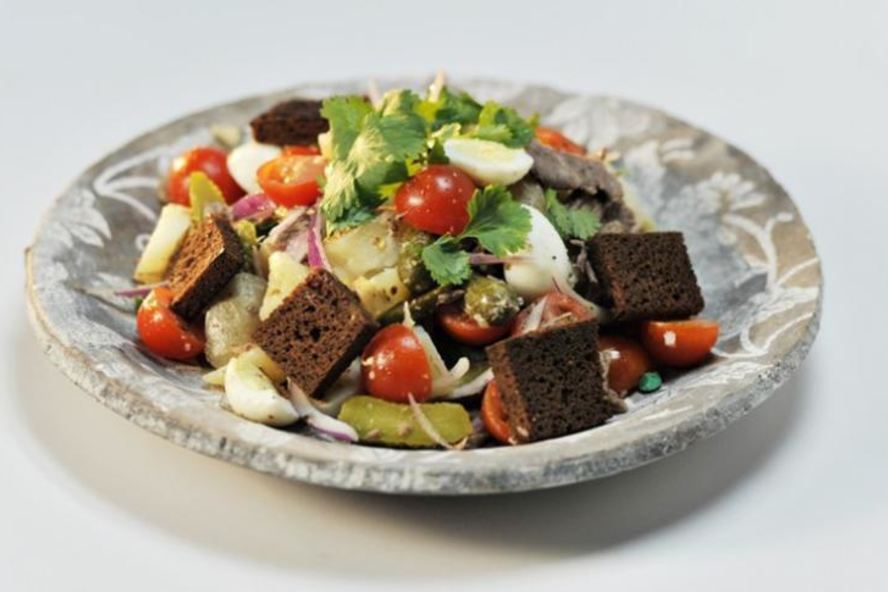 Рецепт новогоднего картофельного салата с говядиной