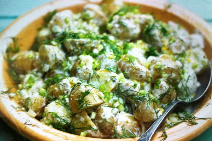 Рецепт салата из молодой картошки с укропной заправкой