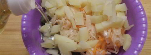 салат с картофелем и соленьями. Шаг 6