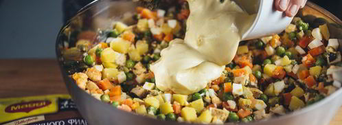 оливье с ароматной куриной грудкой. Шаг 9