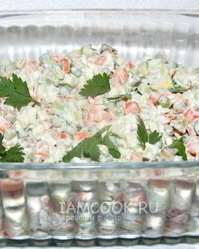 Оливье с авокадо и семгой