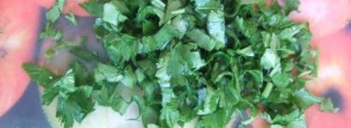 оливье с семгой и красной икрой. Шаг 5