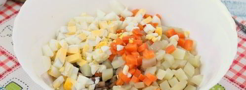 оливье с шампиньонами. Шаг 8