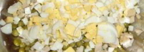 салат оливье с кальмарами. Шаг 2