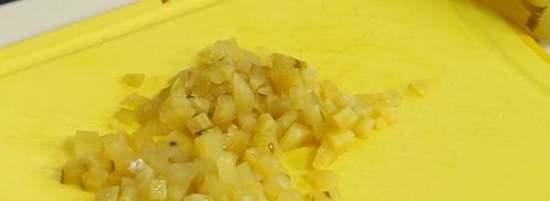 салат оливье с раковыми шейками. Шаг 4