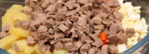 салат оливье с солеными огурцами. Шаг 2