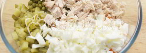 салат с курицей праздничное оливье. Шаг 5