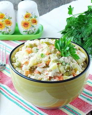 Салат столичный оливье