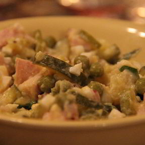 Салат с огурцами