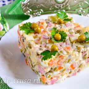 Салаты с колбасой