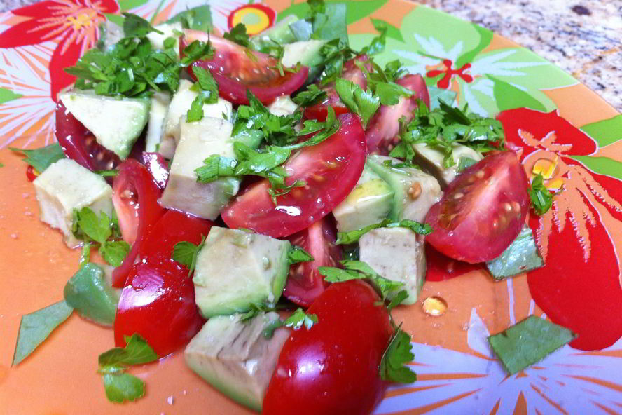 Рецепт салата из авокадо с помидорами черри