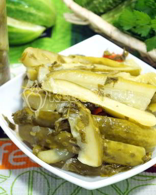 Салат из огурцов Пальчики оближешь