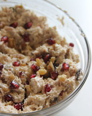 Салат из рыбных консервов