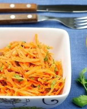 Салат из свежей моркови