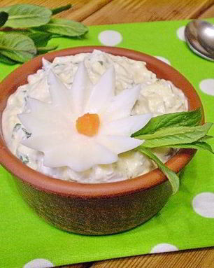 Салат из творога с зеленью