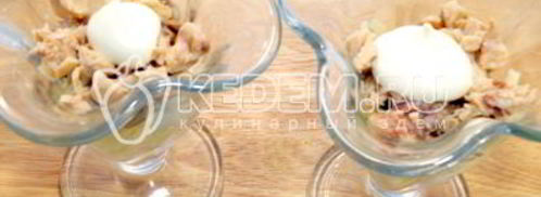 салат мимоза с горбушей. Шаг 4